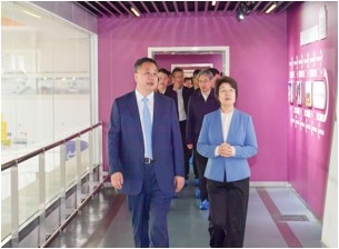 ����ʡ��Э��ϯ������һ�о�������Ӫ���ý�����չ����������չ��������ʱ��������߷õ���